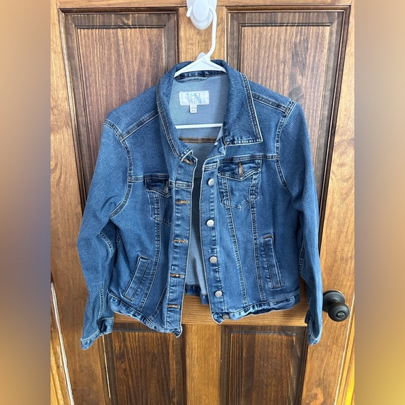 Jean Jacket - Picture 1 of 2